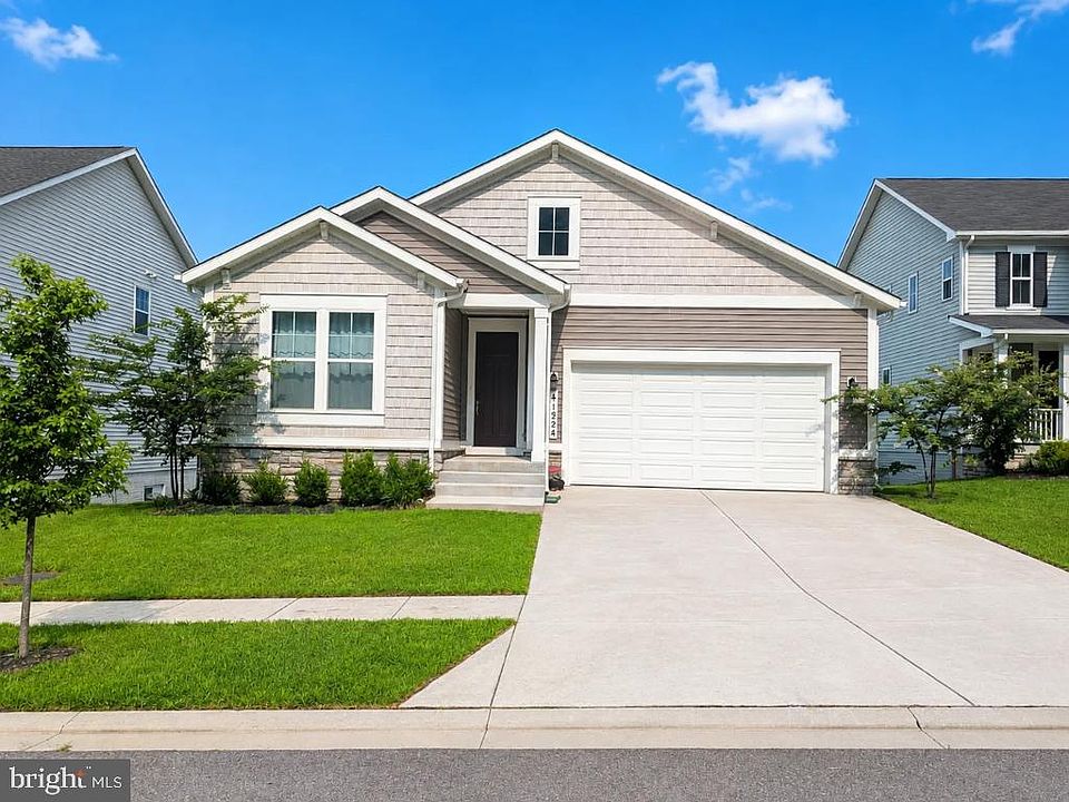 1st image of 41524 Fairwood Ct