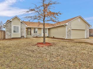829 N Bay Country Cir, Wichita, KS 67235