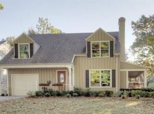 5535 Falmouth Rd, Fairway, KS 66205