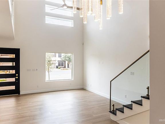 4th image of 2909 N 51st St