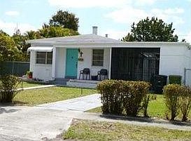 2nd image of 220 NW 129th St