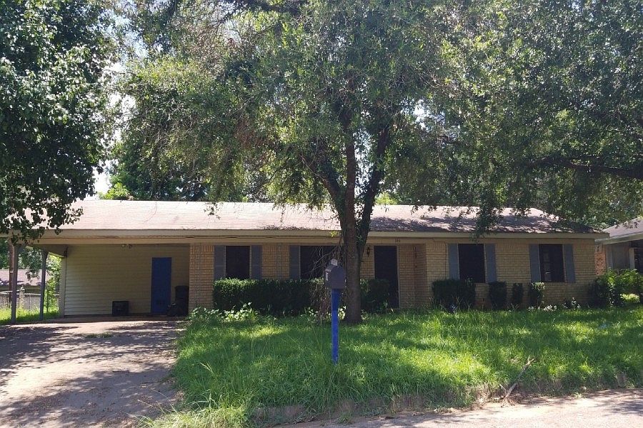 1st image of 310 Chestnut Dr