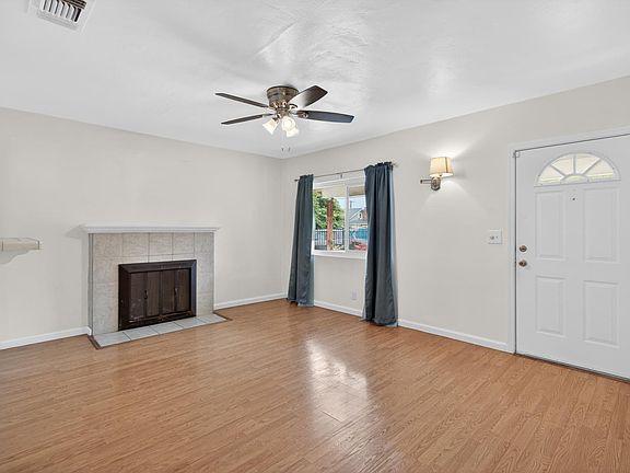 2nd image of 3705 Dayton St
