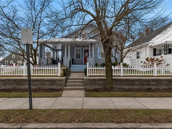 489 Benefit St, Pawtucket, RI 02861