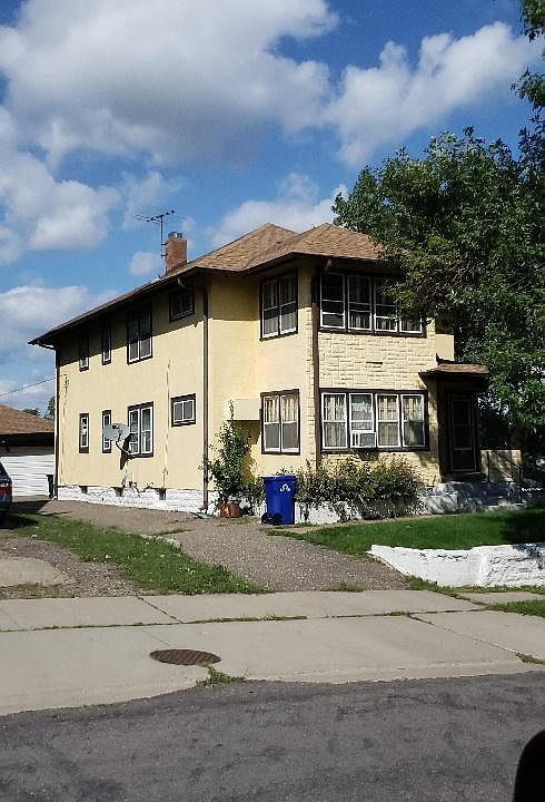 2nd image of 25 Como Ave