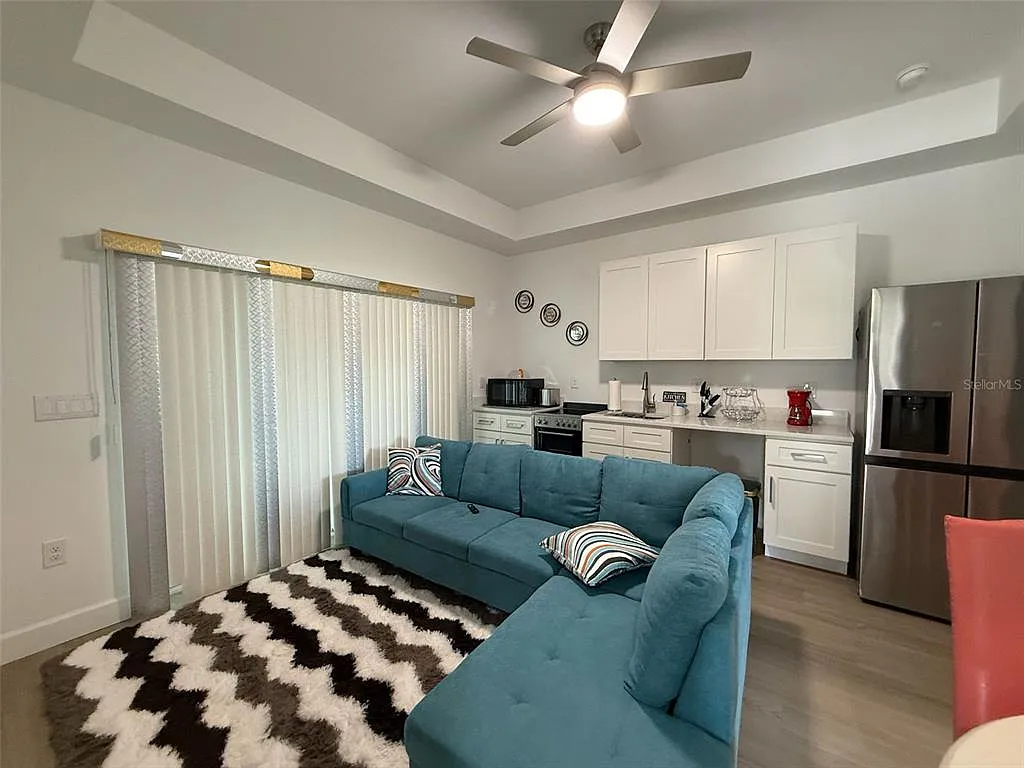 2 bed, 1.0 bath, 784 sqft, $1,400 — Photo 4