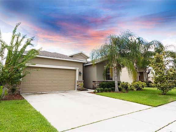 3rd image of 1932 Thetford Cir