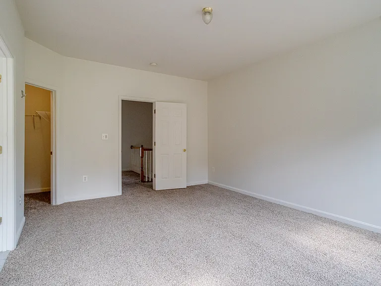 103 Buttonwood Ct — Photo 23