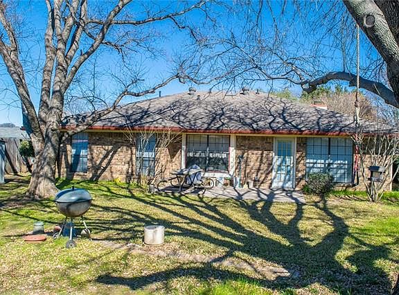 4th image of 3806 Waterford Way