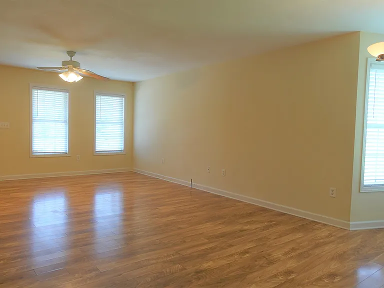 129 River Oaks Cir — Photo 9