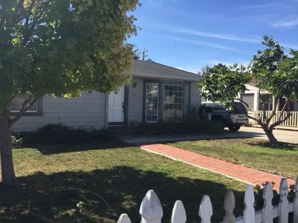 21 Orange Dr, Salinas, CA 93901