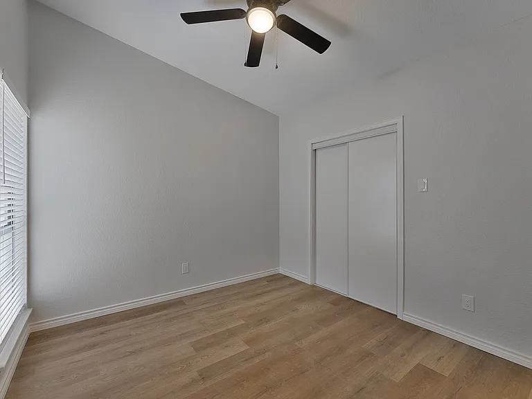 6800 Elliot Ct — Photo 7