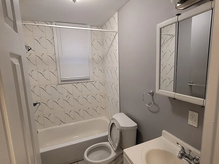 346 Seymour Ave #1 — Photo 5
