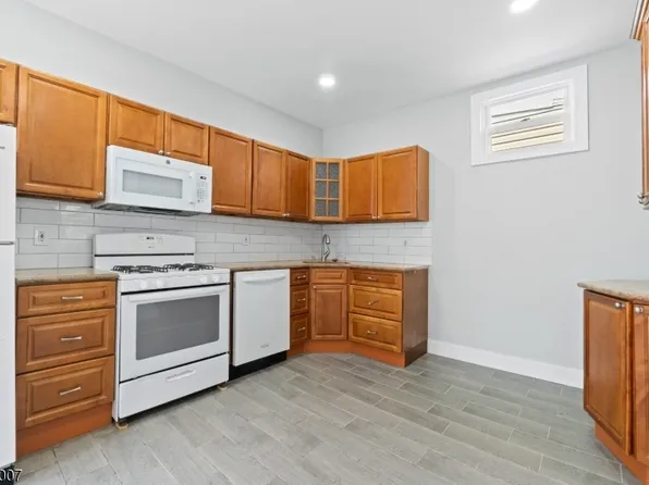 114 Littleton Ave, Newark, NJ 07103