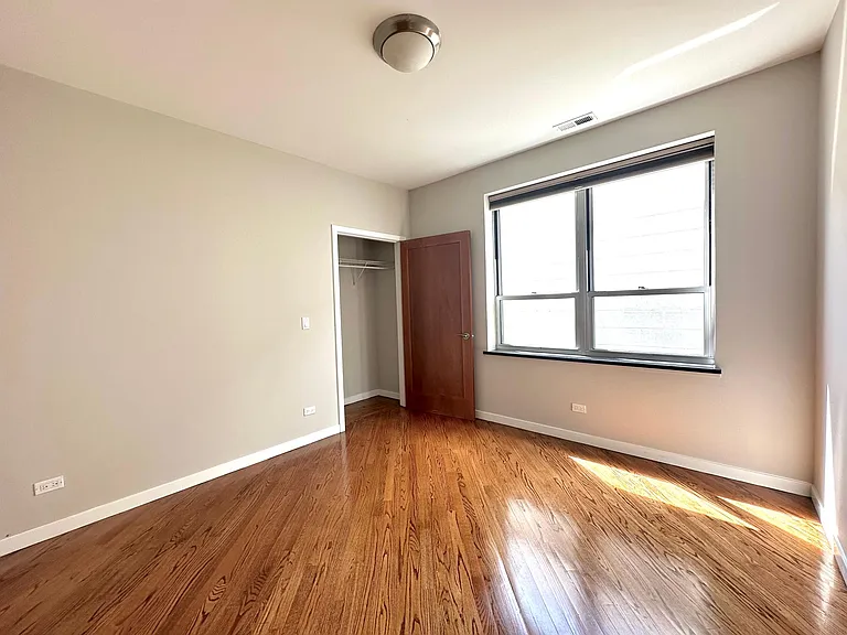1635 W Cortland St #301 — Photo 16
