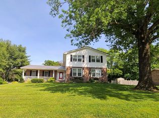 2128 Chesterfield Dr, Maryville, TN 37803