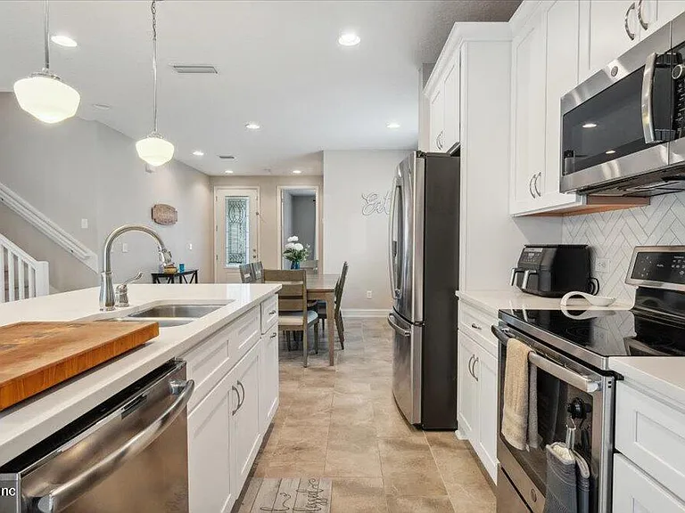 1120 Persimmon Dr — Photo 11