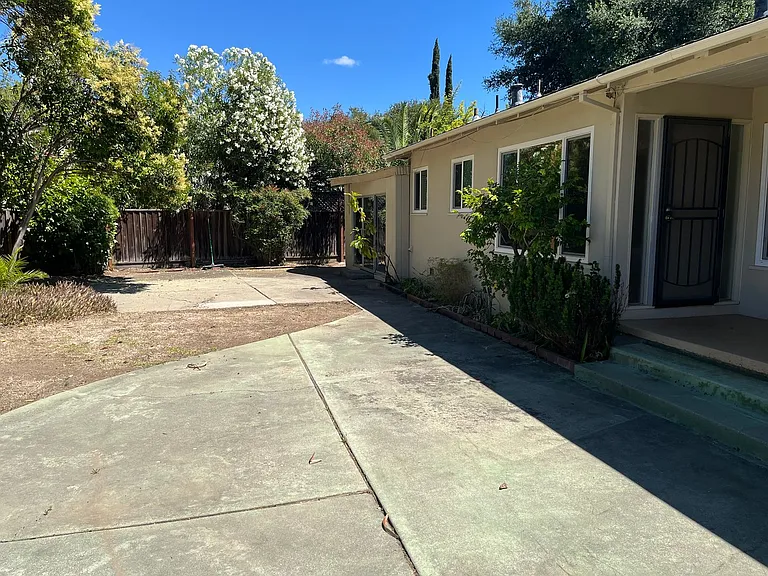16841 Leroy Ave — Photo 28