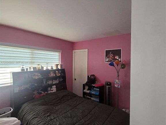 4th image of 10106 SW 20th St
