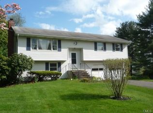 33 Hawley Rd, Danbury, CT 06811