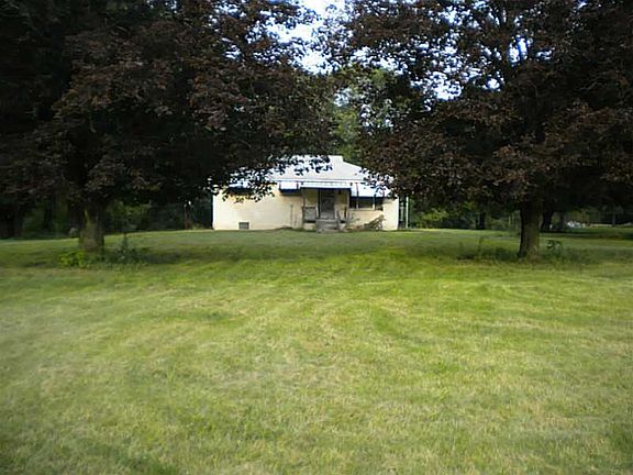 5th image of 431 Country Club Dr