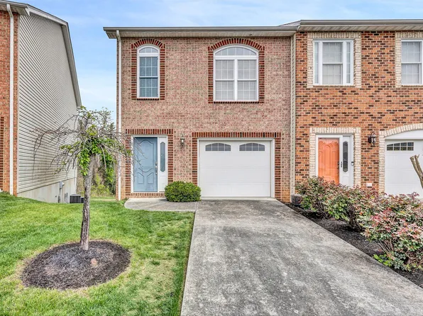 843 Walhalla Ct, Roanoke, VA 24019