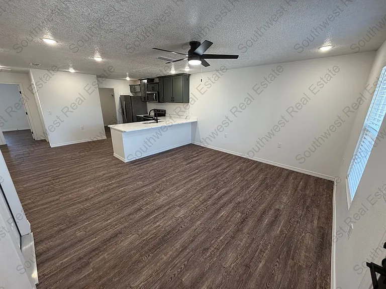 2601 Aldrich — Photo 3
