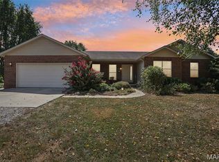 132 Quail Hollow Rd, Greenville, IL 62246