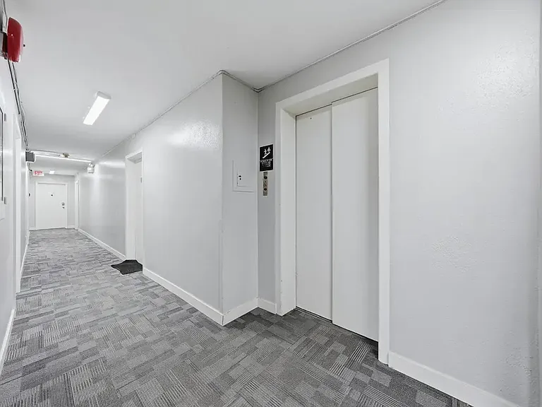 328 Saskatchewan Cres E — Photo 13