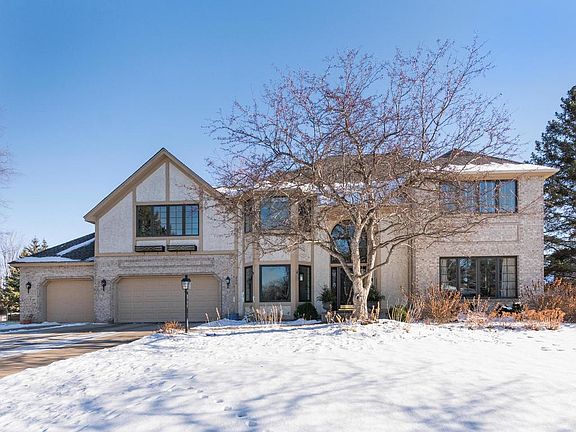 2nd image of 830 Park Place Dr