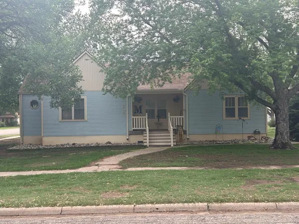 305 5th St, Claflin, KS 67525