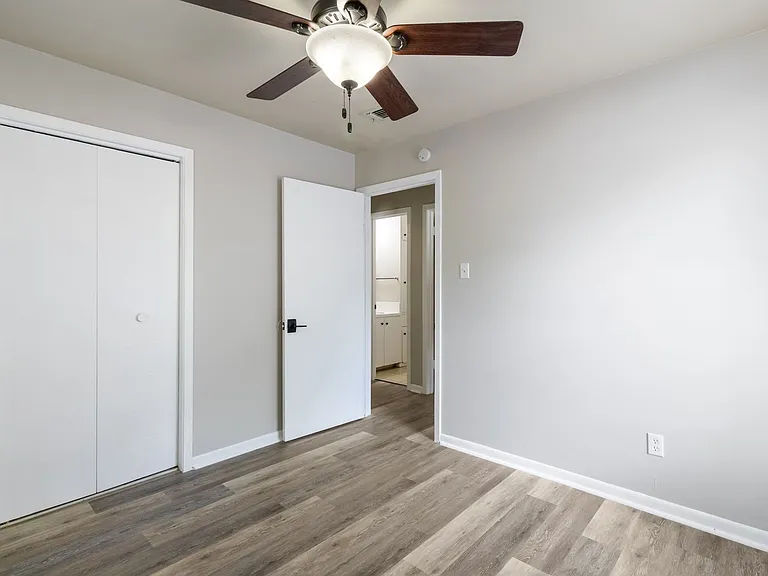 1911 Orman St — Photo 14