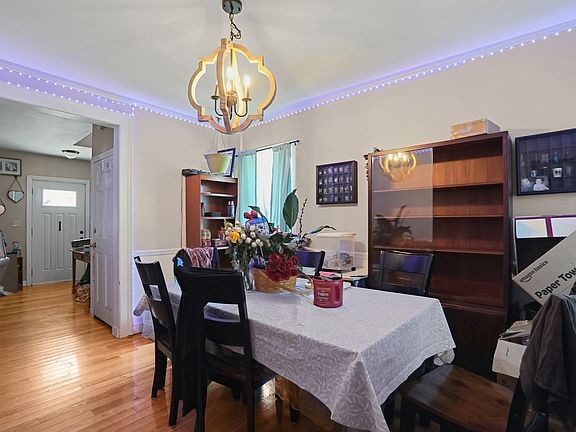 3rd image of 24 Foley St
