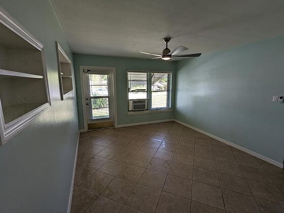 5th image of 141 6th Ct SW