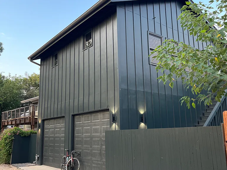 New, private above garage apartment.
Accessed via back alley behind main house