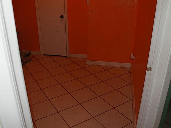 3rd image of 3215 Woodmont Dr