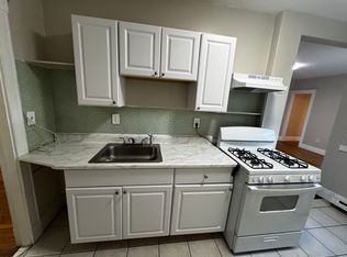 15 Huss Ct APT 205, Lynn, MA 01905
