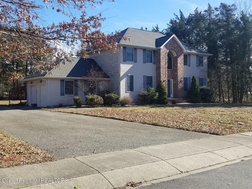 2nd image of 675 Schoolhouse Lane