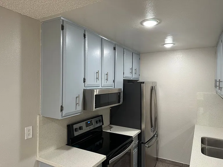 2274 E Desert Inn Rd — Photo 15