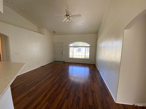 3rd image of 809 W Sheridan Ave