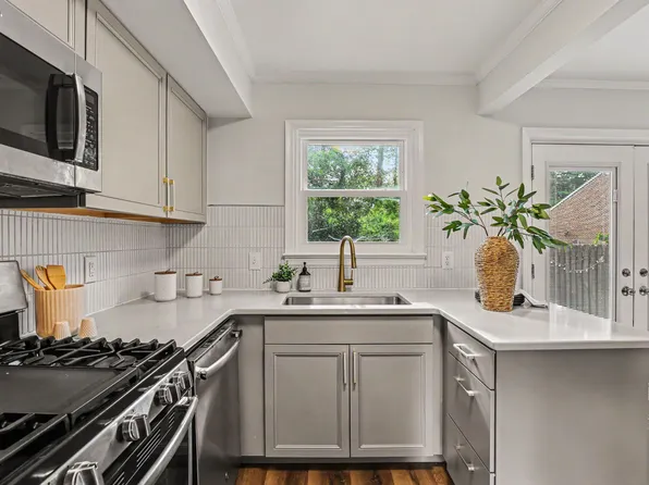 3736 Yorktown Pl, Raleigh, NC 27609