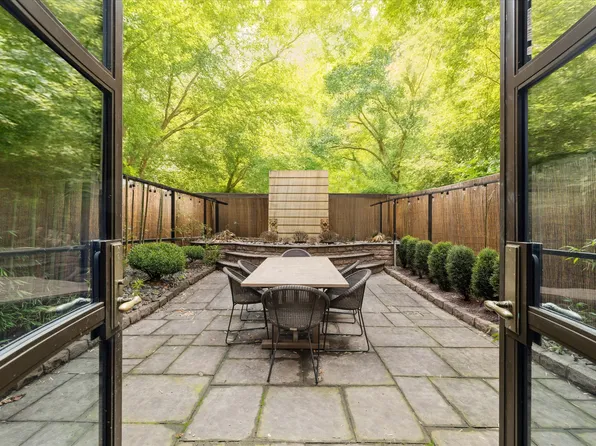 132 East 62nd Street image 9 of 20