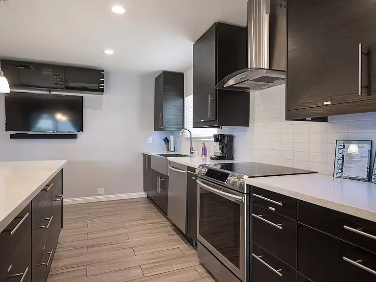 Carrera Dr — Photo 9