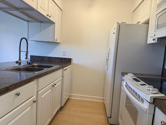 5th image of 925 Taylorsview Dr