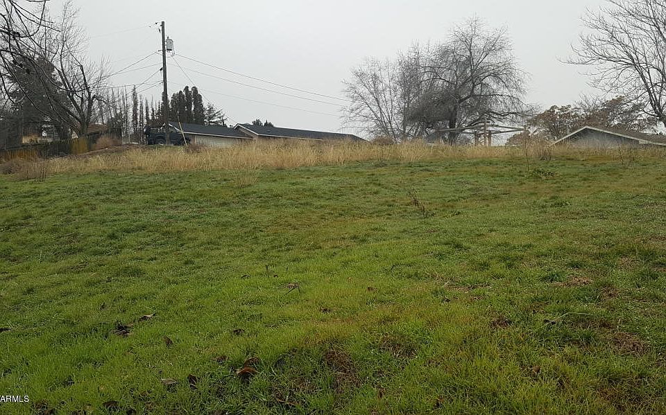 1st image of 313 NW Crescent Ave