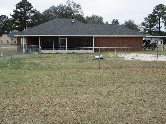 3rd image of 122 Madeline Hill Ct