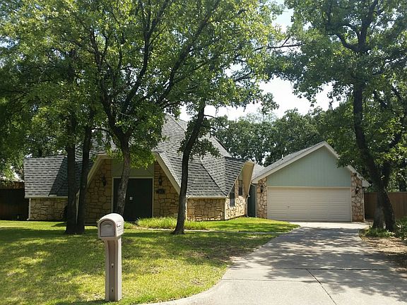 3rd image of 1312 Shirley Way