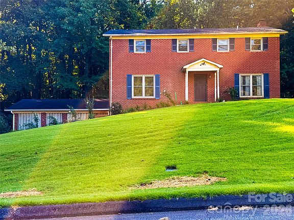 2nd image of 301 Starmount Dr