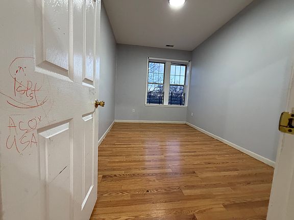 4th image of 244 Clendenny Ave APT 5