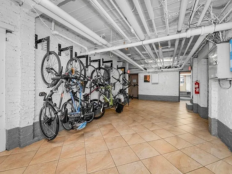21 Chauncy St #3B — Photo 12
